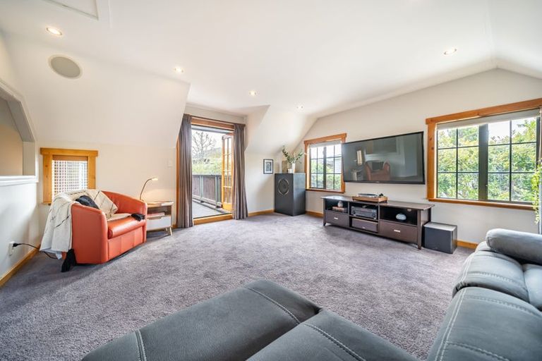 Photo of property in 45b Dowling Grove, Silverstream, Upper Hutt, 5019