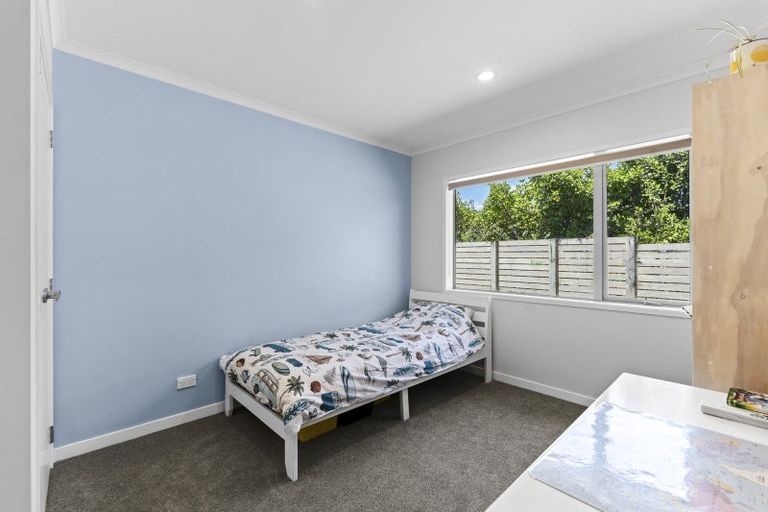 Photo of property in 5d Tui Grove, Oakura, 4314