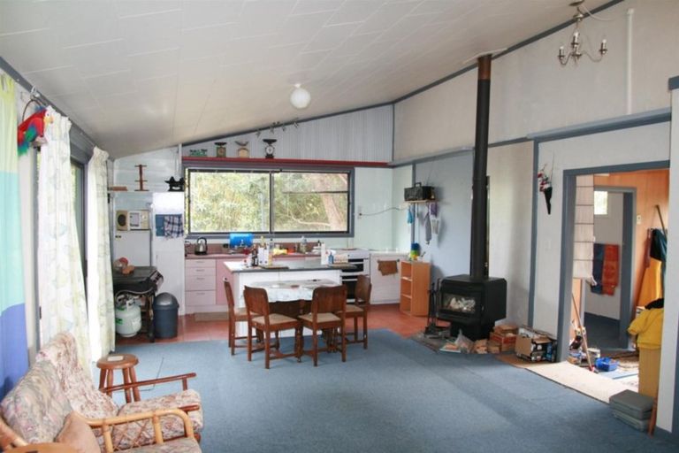 Photo of property in 7 Rerenga Street, Mokau, 4376