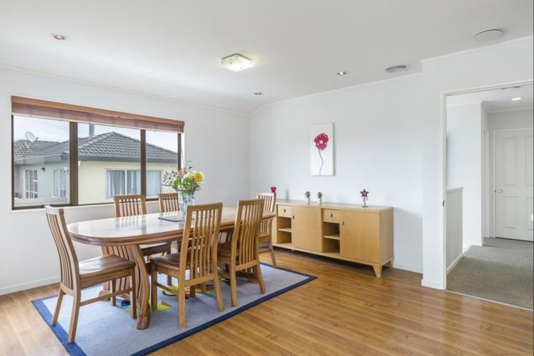 Photo of property in 13 Kahala Place, West Harbour, Auckland, 0618
