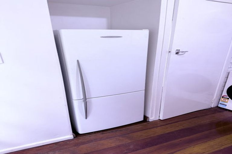 Photo of property in 51 Northland Road, Northland, Wellington, 6012