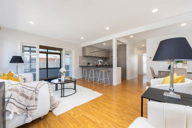 Photo of property in 20 Archibald Road, Kelston, Auckland, 0602