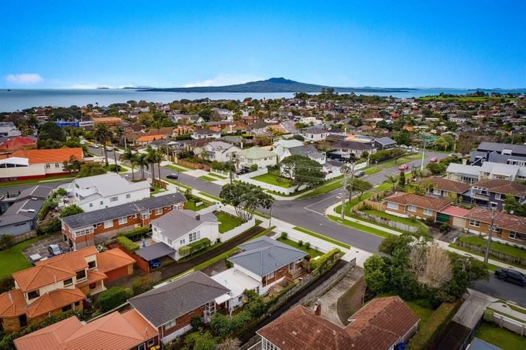 Photo of property in 1/21 Jutland Road, Hauraki, Auckland, 0622