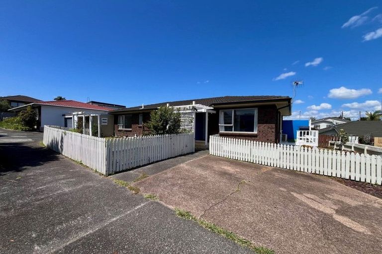 Photo of property in 1/11 Ciprian Place, Henderson, Auckland, 0612