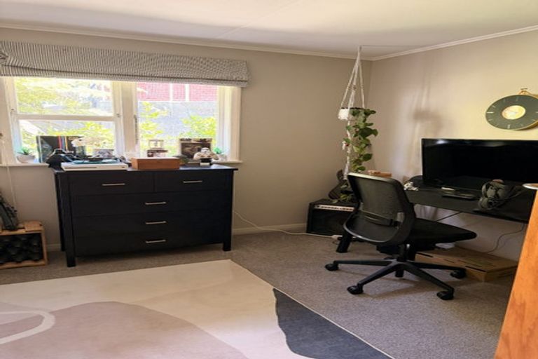 Photo of property in 30 Spencer Street, Crofton Downs, Wellington, 6035