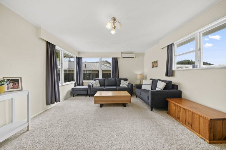Photo of property in 26 Ruru Crescent, Heretaunga, Upper Hutt, 5018