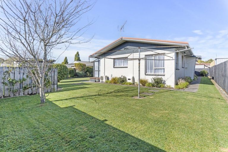 Photo of property in 10b Kauri Street, Inglewood, 4330