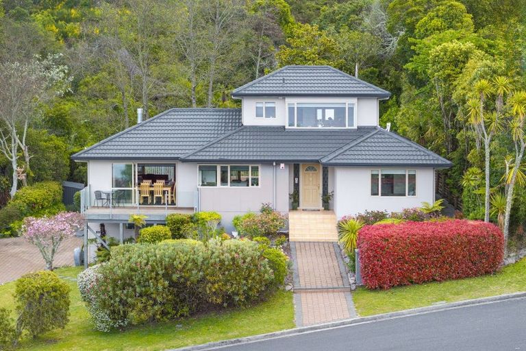 Photo of property in 19 Te Urunga Place, Acacia Bay, Taupo, 3330