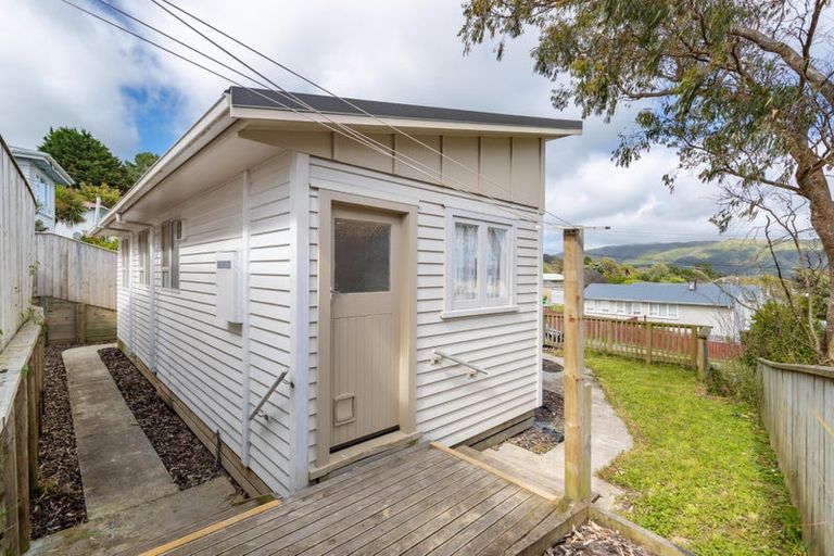 Photo of property in 37 Bedford Street, Cannons Creek, Porirua, 5024