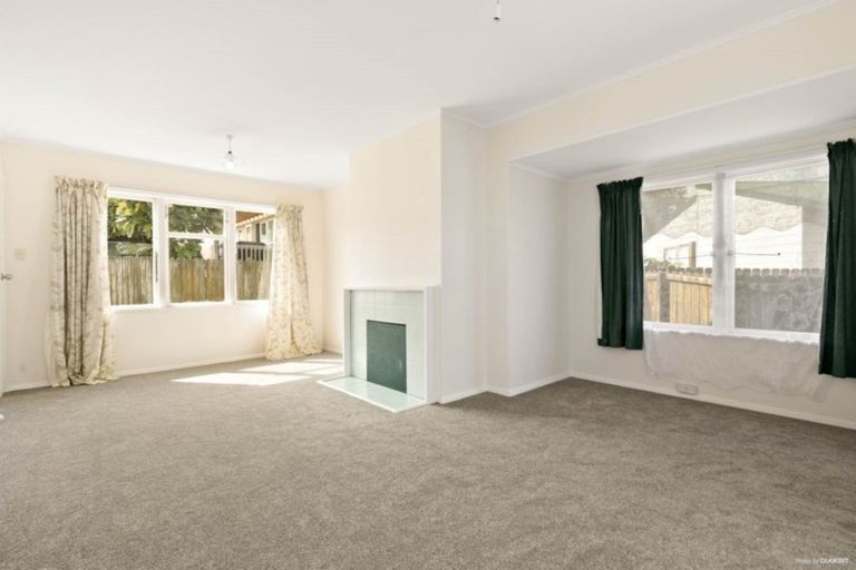 Photo of property in 2/41 Greenslade Crescent, Northcote, Auckland, 0627