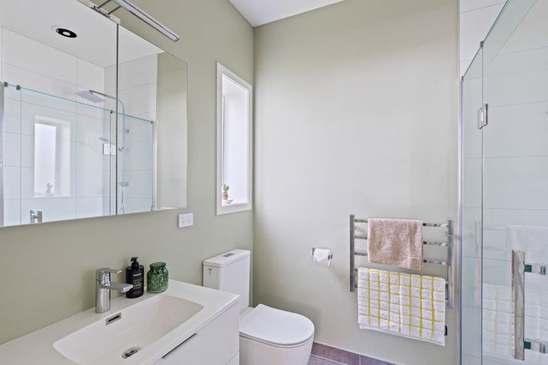 Photo of property in 125 Pendarves Street, New Plymouth, 4312