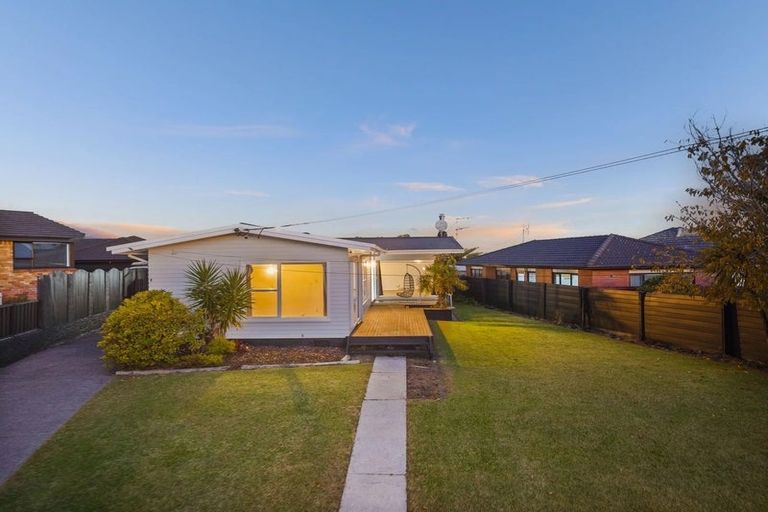 Photo of property in 1 Sexton Place, Manurewa East, Auckland, 2102