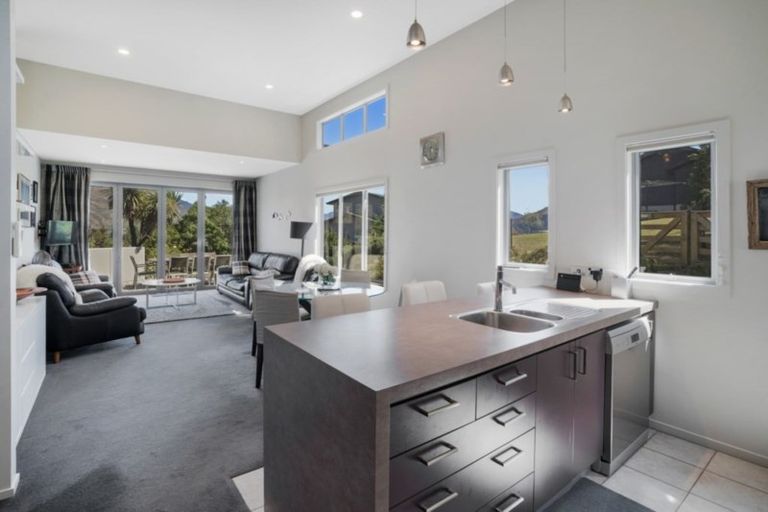 Photo of property in 9 Trevathan Lane, Wanaka, 9305