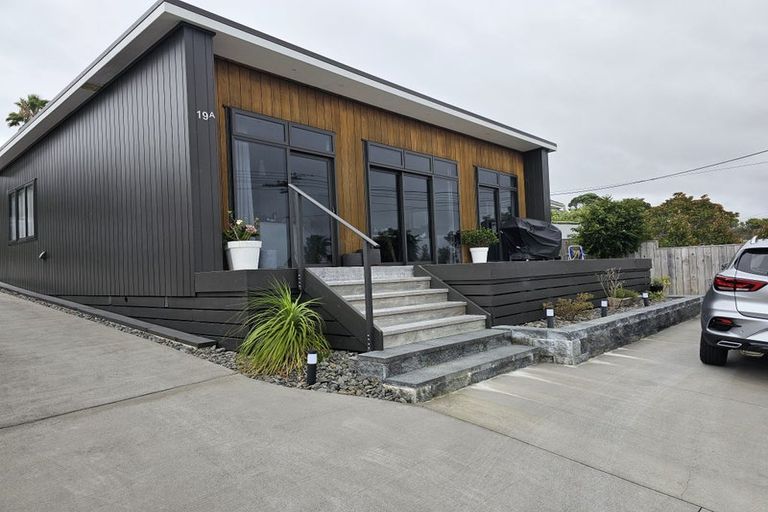 Photo of property in 19a Braemar Road, Rothesay Bay, Auckland, 0630