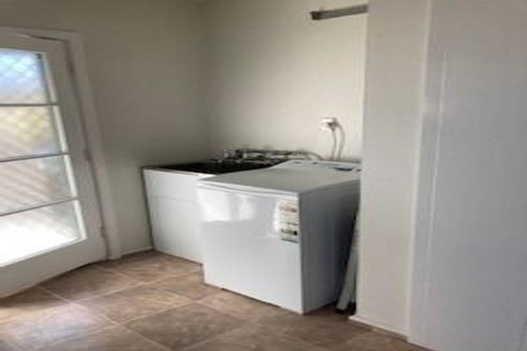 Photo of property in 1/49 Lochee Road, Upper Riccarton, Christchurch, 8041