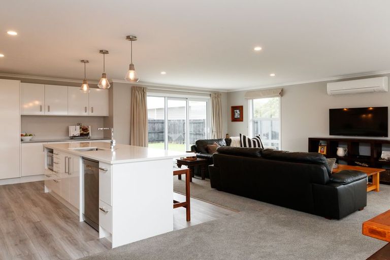 Photo of property in 20 Pegasus Place, Kelvin Grove, Palmerston North, 4414