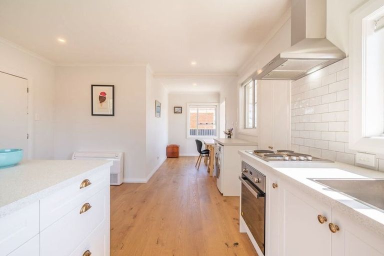 Photo of property in 27 Isadore Road, Saint Clair, Dunedin, 9012