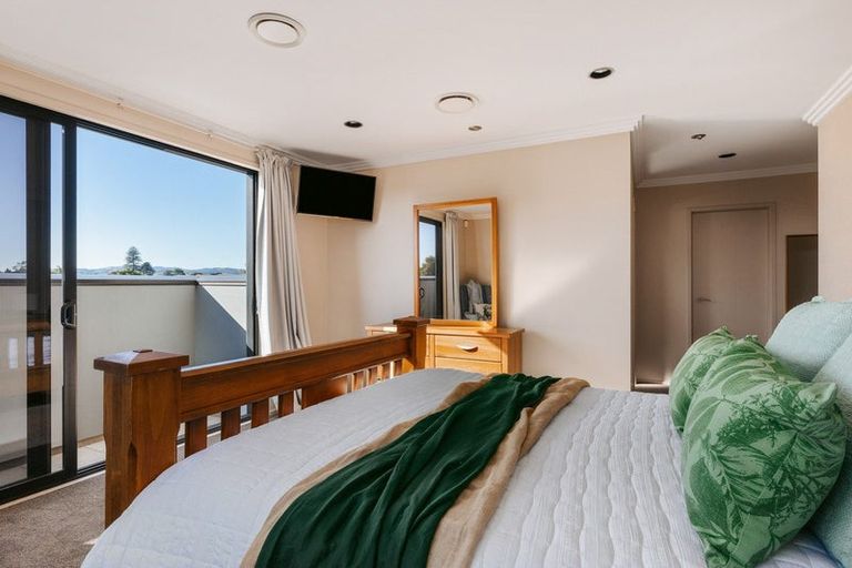 Photo of property in 8 Contour Avenue, Pyes Pa, Tauranga, 3112