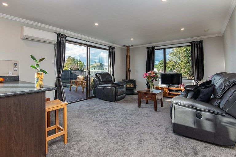 Photo of property in 6 Doon Street, Mosgiel, 9024