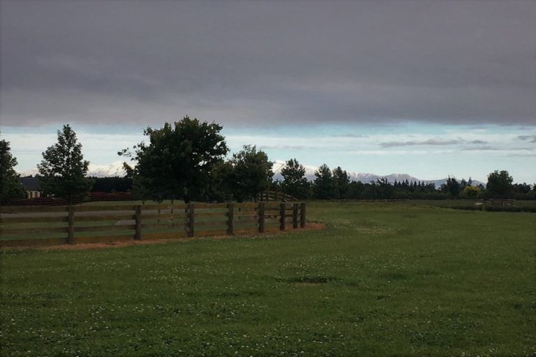 Photo of property in 17 Mulholland Drive, Darfield, 7571