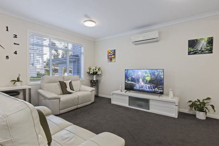 Photo of property in 90 Panorama Heights, Orewa, 0931