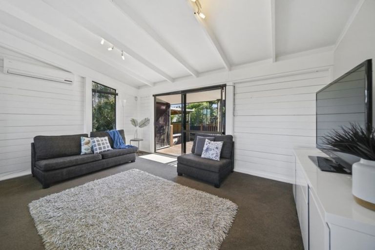 Photo of property in 1/15 Billabong Place, Botany Downs, Auckland, 2010