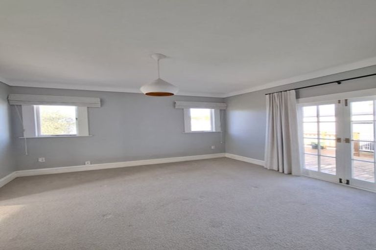 Photo of property in 1/12 Golf Road, New Lynn, Auckland, 0600