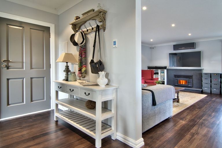 Photo of property in 13 Konini Road, Titirangi, Auckland, 0604