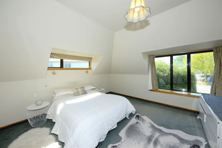 Photo of property in 33 O'connor Place, Burnside, Christchurch, 8053