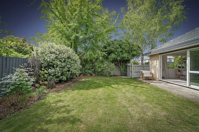 Photo of property in 15 Tyndale Place, Ilam, Christchurch, 8041