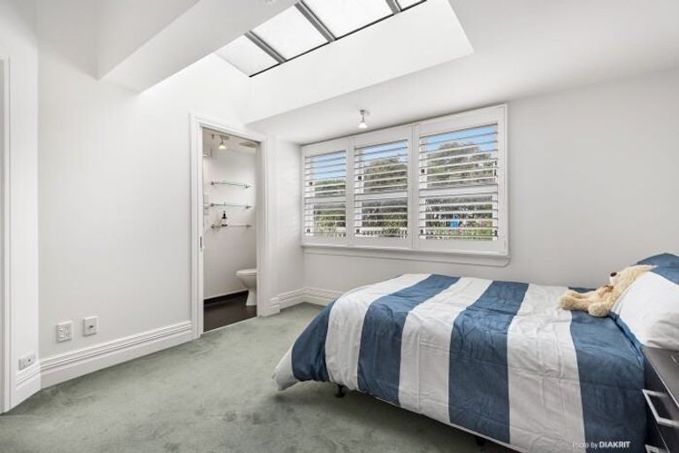 Photo of property in The Villas, 3/33 Hobson Street, Thorndon, Wellington, 6011