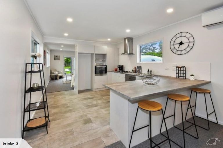 Photo of property in 4 Kawakawa-orere Road, Kawakawa Bay, Papakura, 2585