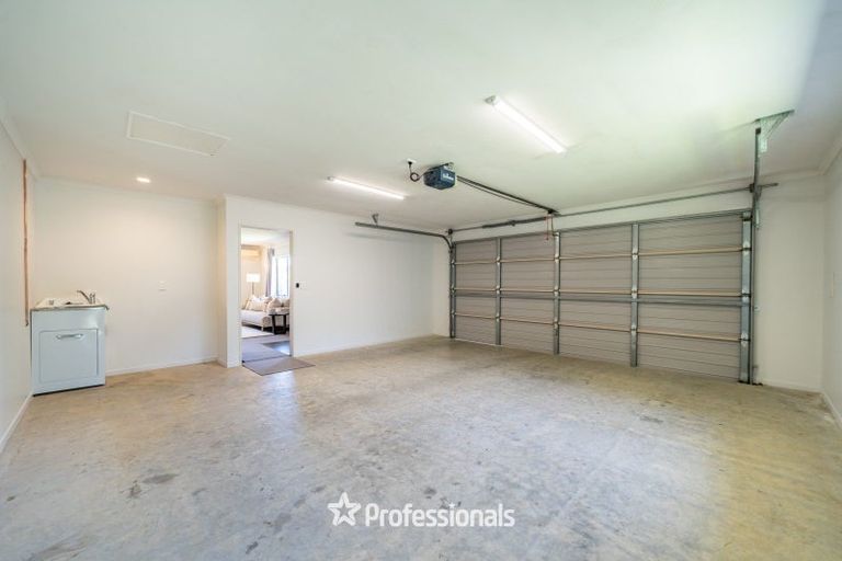 Photo of property in 24 Aragon Grove, Kingsley Heights, Upper Hutt, 5018