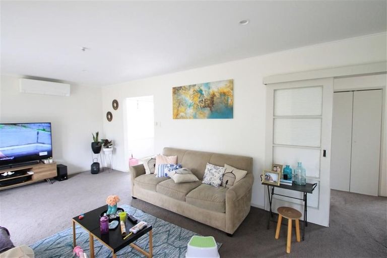 Photo of property in 8 Altona Road, Forrest Hill, Auckland, 0620