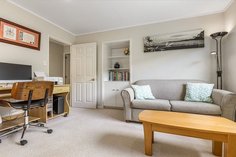 Photo of property in 1 Astor Place, Orewa, 0931