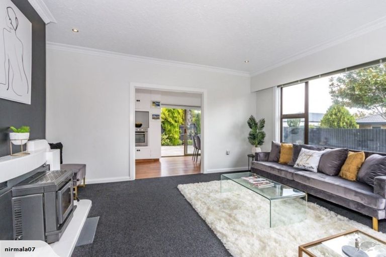 Photo of property in 215 Main North Road, Redwood, Christchurch, 8051