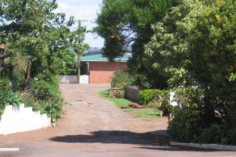 Photo of property in 2/21 Ruarangi Road, Mount Albert, Auckland, 1025
