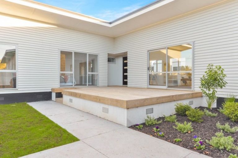 Photo of property in 1 Morris Road, Hillcrest, Hamilton, 3216