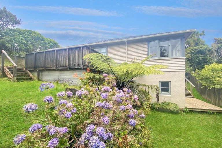 Photo of property in 3 Montgomery Avenue, Karori, Wellington, 6012