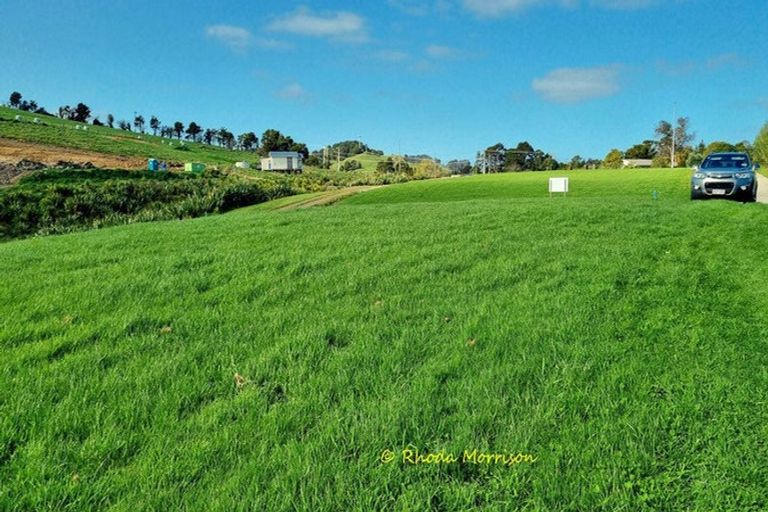 Photo of property in 12 Arahanga Road, Paparoa, 0571