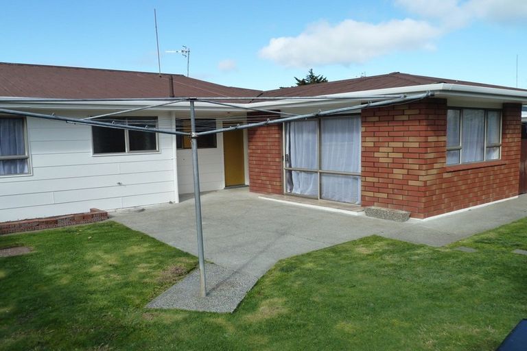 Photo of property in 12 Cedar Crescent, Feilding, 4702