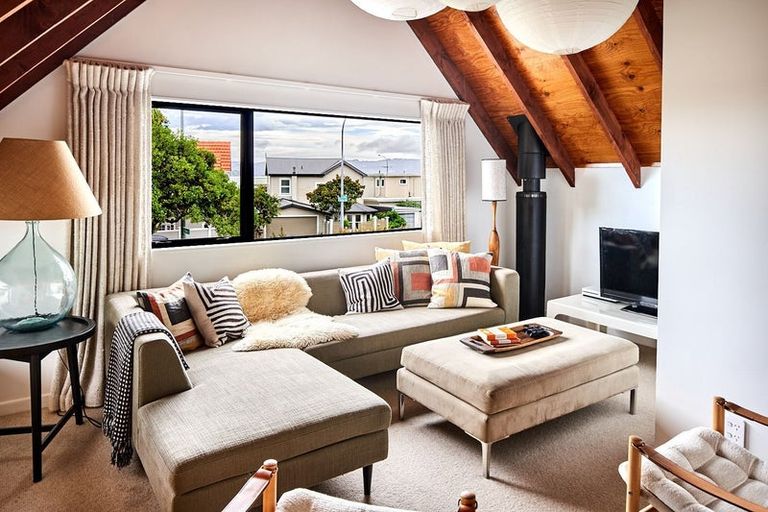 Photo of property in 85 Muritai Road, Eastbourne, Lower Hutt, 5013