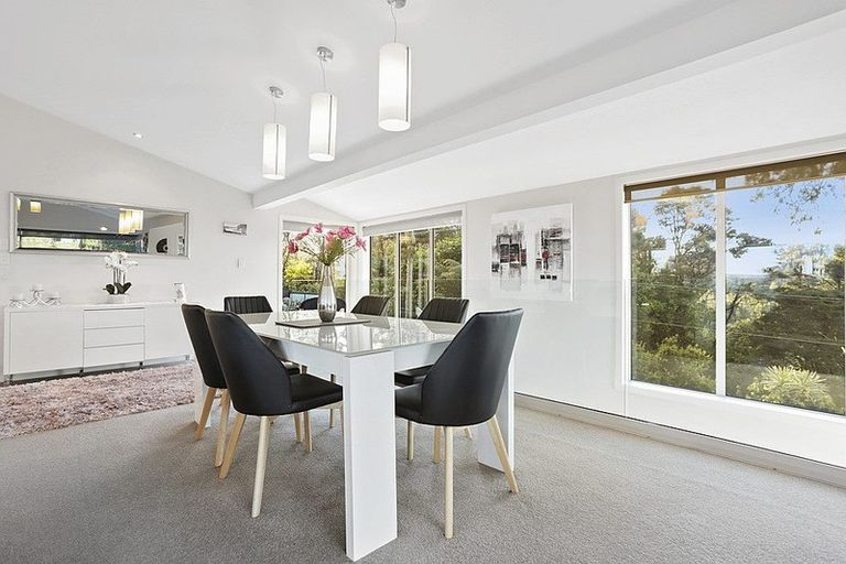 Photo of property in 9 Tinopai Road, Titirangi, Auckland, 0604