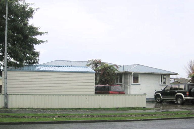 Photo of property in 1 Montgomery Crescent, Bader, Hamilton, 3206