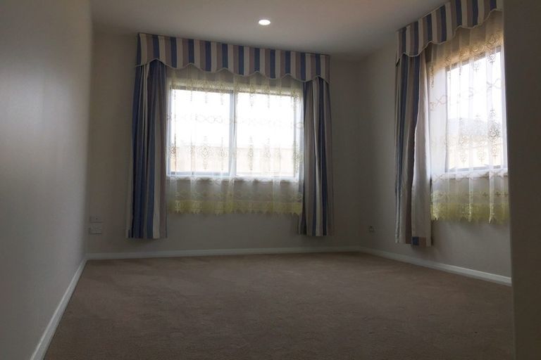 Photo of property in 6 Kohia Way, Huapai, Kumeu, 0810