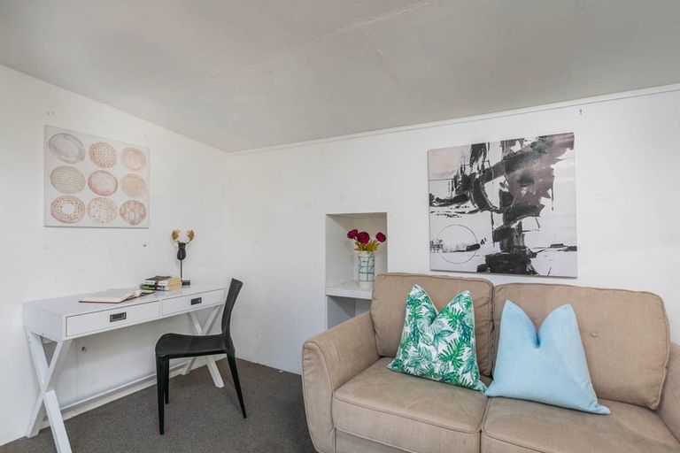 Photo of property in 69 Powrie Street, Glenfield, Auckland, 0629