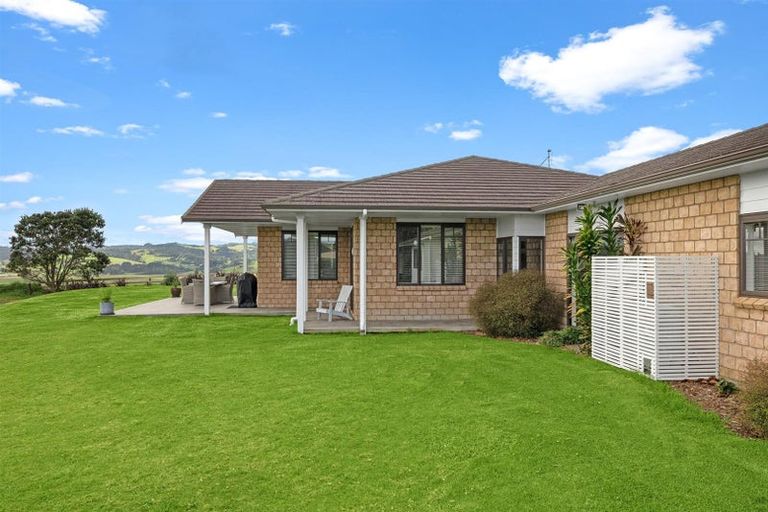 Photo of property in 135b Hutchinson Road, Helensville, 0875