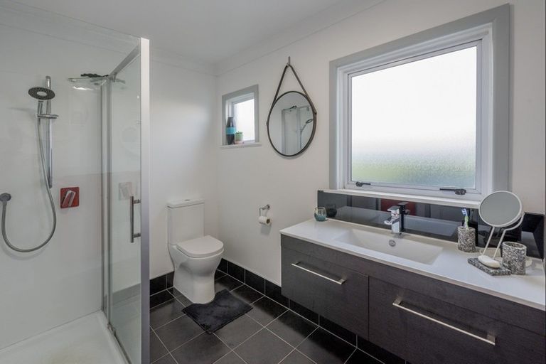 Photo of property in 121 Hokio Beach Road, Levin, 5510