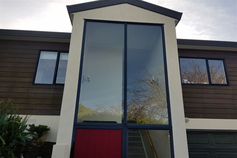 Photo of property in 2/9 Cashmere Place, Glenfield, Auckland, 0629