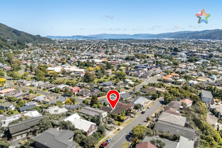 Photo of property in 8 Summit Road, Fairfield, Lower Hutt, 5011